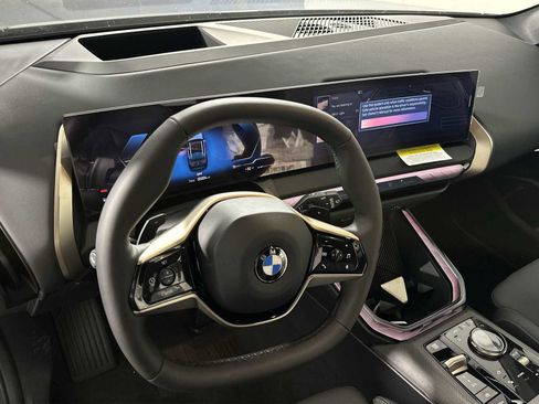 Used 2025 BMW X3 xDrive30i w/ Premium Package image 12