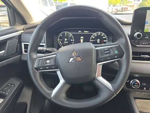 Used 2024 Mitsubishi Outlander SE AWD/4WD image 15