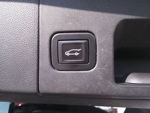 Used 2017 Cadillac XT5 Luxury image 9