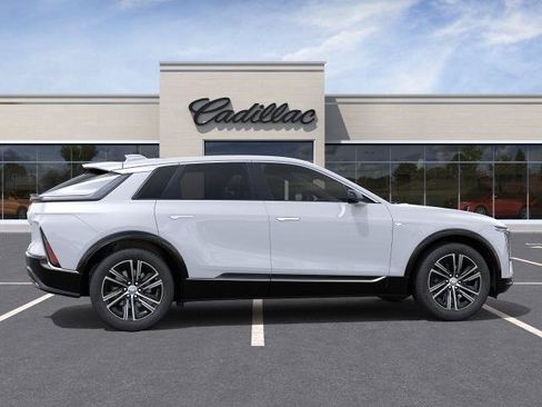 New 2027 Cadillac Lyriq Luxury RWD image 29