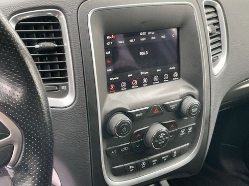 Used 2020 Dodge Durango SXT image 32