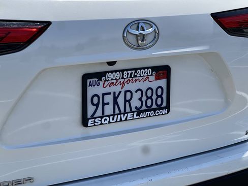 Used 2021 Toyota Highlander XSE FWD image 4