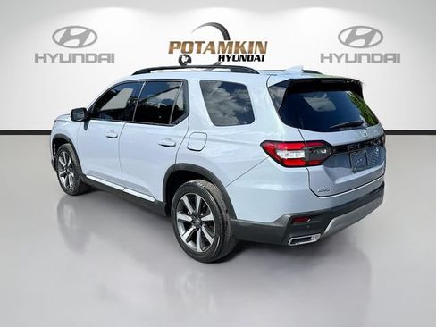 Used 2024 Honda Pilot Touring image 7