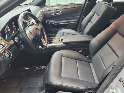 Used 2016 Mercedes-Benz E 350 4MATIC Sedan image 23