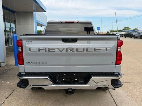Used 2024 Chevrolet Silverado 1500 LT w/ Z71 Off-Road Package AWD/4WD image 4