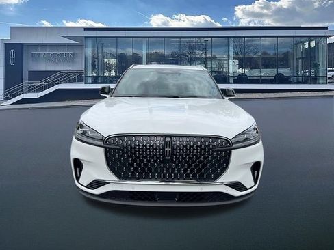 New 2026 Lincoln Aviator Reserve w/ Illumination Package RWD image 2
