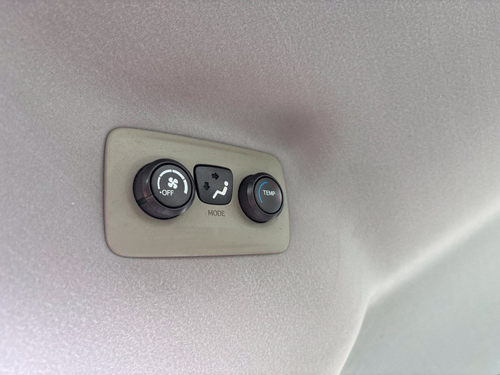 Used 2014 Toyota Sienna L FWD image 13
