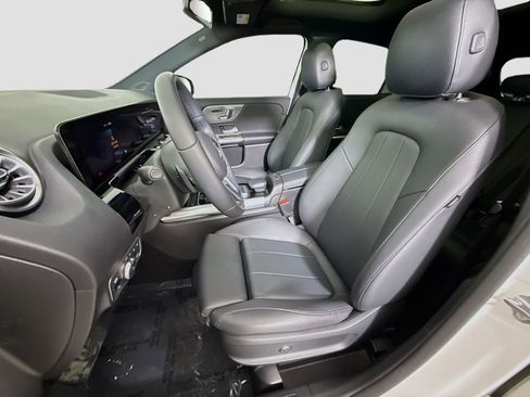 Used 2023 Mercedes-Benz GLA 250 w/ Premium Package image 20