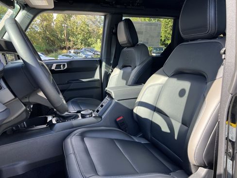 New 2025 Ford Bronco Outer Banks image 13