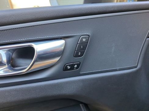 Used 2023 Volvo XC60 B5 Plus w/ Protection Package Premier image 15