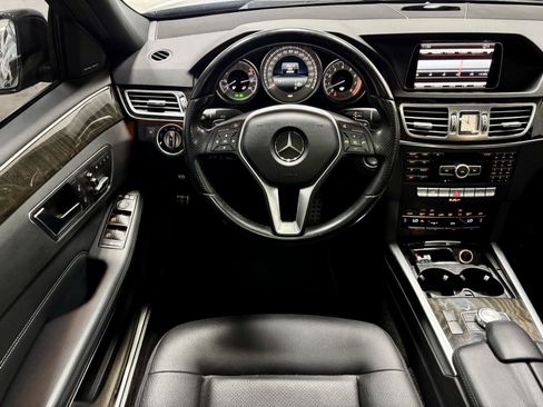 Used 2015 Mercedes-Benz E 350 Sedan image 2