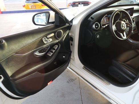 Used 2019 Mercedes-Benz C 300 4MATIC Sedan image 12