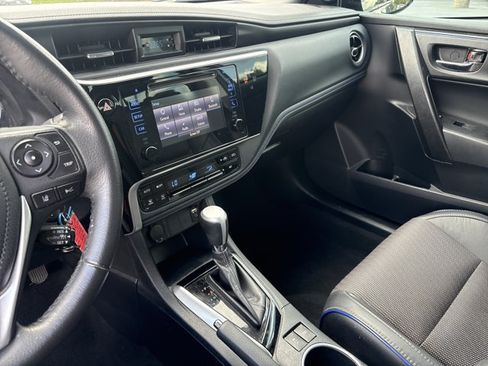 Used 2017 Toyota Corolla SE w/ Carpet Mat Package (TMS) FWD image 15