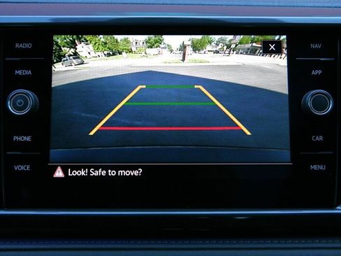 Used 2022 Volkswagen Taos SEL w/ Panoramic Sunroof Package AWD/4WD image 25