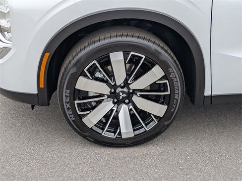 New 2026 Mitsubishi Outlander SE image 10