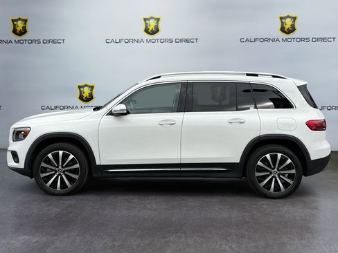 Used 2022 Mercedes-Benz GLB 250 SUV w/ Premium Package Lite image 2