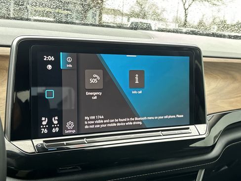 Used 2024 Volkswagen Atlas SE image 17