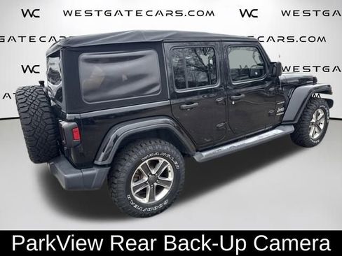 Used 2018 Jeep Wrangler Unlimited Sahara AWD/4WD image 23