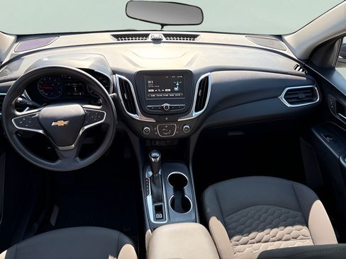 Used 2018 Chevrolet Equinox LT FWD image 18