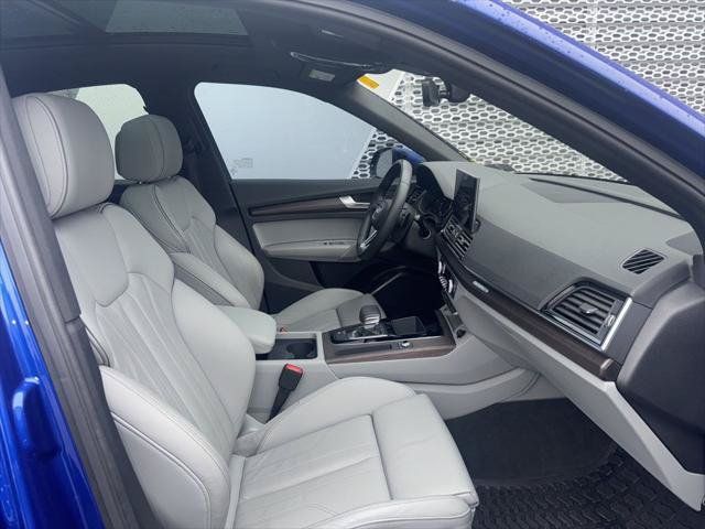 Used 2023 Audi Q5 2.0T Premium w/ Convenience Package AWD/4WD image 21