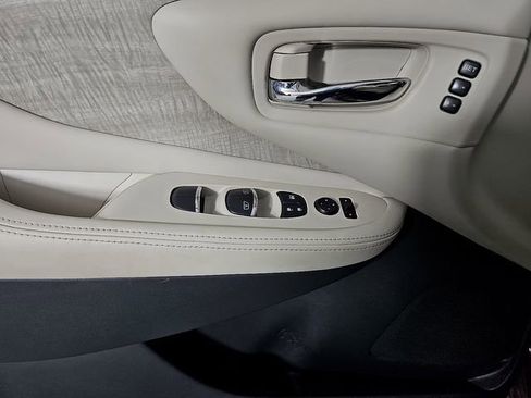 Used 2020 Nissan Murano SL w/ Moonroof Package image 13