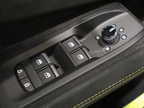 Used 2023 Lamborghini Urus Performante image 24