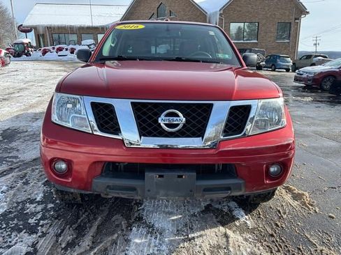 Used 2016 Nissan Frontier SV image 2
