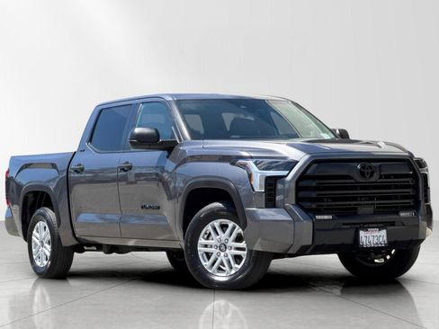 Used 2025 Toyota Tundra SR5 RWD image 1