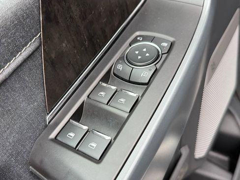 Used 2023 Ford F150 Lariat w/ Trailer Tow Package image 14