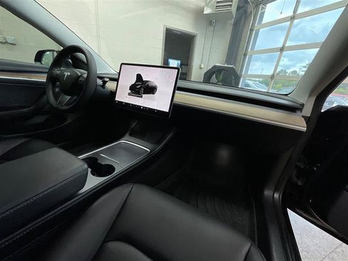 Used 2022 Tesla Model 3 Long Range AWD/4WD image 27