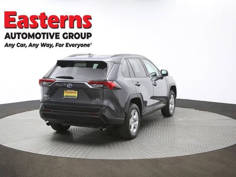 Used 2021 Toyota RAV4 LE image 39