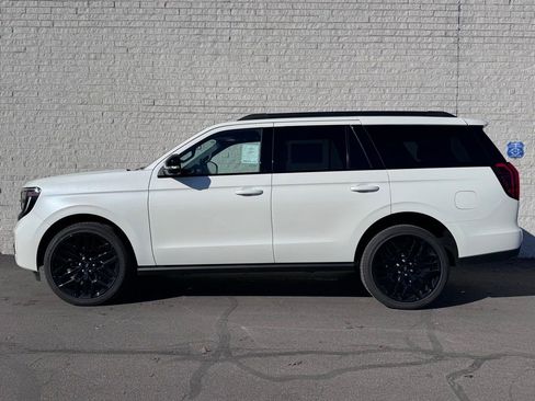 New 2026 Ford Expedition Platinum w/ Stealth Performance Package AWD/4WD image 8