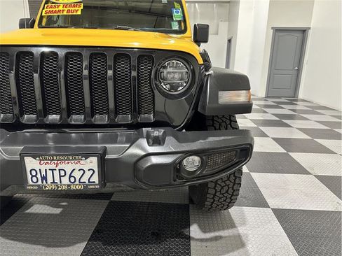 Used 2021 Jeep Wrangler Unlimited Willys image 9