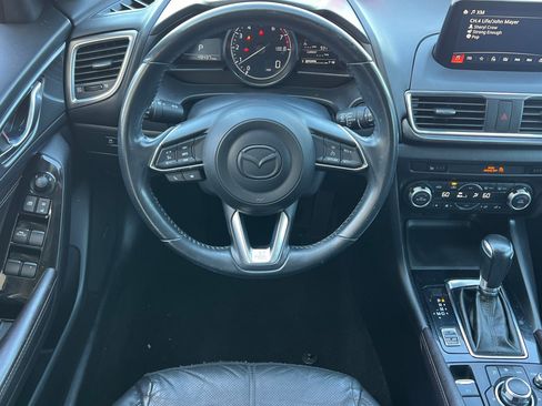 Used 2018 MAZDA MAZDA3 Grand Touring FWD image 14