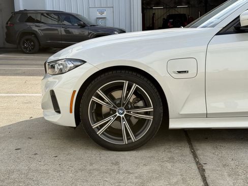 Used 2023 BMW 330e w/ Convenience Package image 9