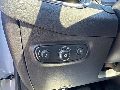 Used 2024 Chevrolet Equinox Premier AWD/4WD image 19