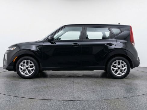 Used 2025 Kia Soul LX w/ LX Technology Package FWD image 5