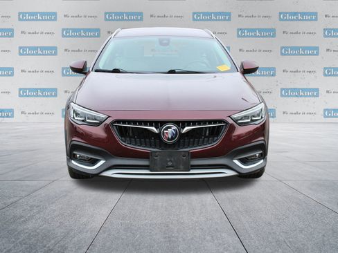 Used 2019 Buick Regal Essence w/ Driver Confidence Package I image 2