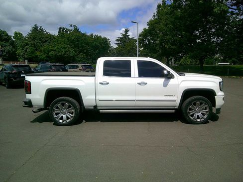 Used 2017 GMC Sierra 1500 Denali w/ Denali Ultimate Package AWD/4WD image 6
