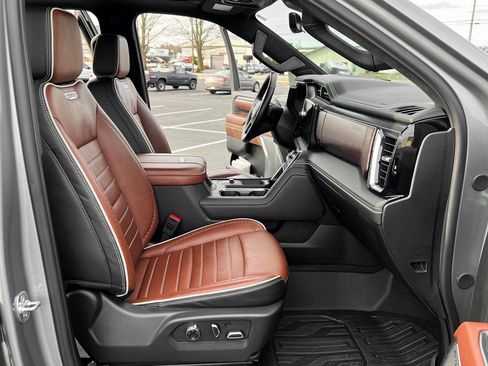 Used 2025 GMC Sierra 3500 Denali Ultimate image 25