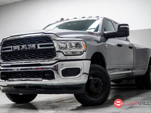 Used 2024 RAM 3500 Tradesman w/ Chrome Appearance Group AWD/4WD image 1
