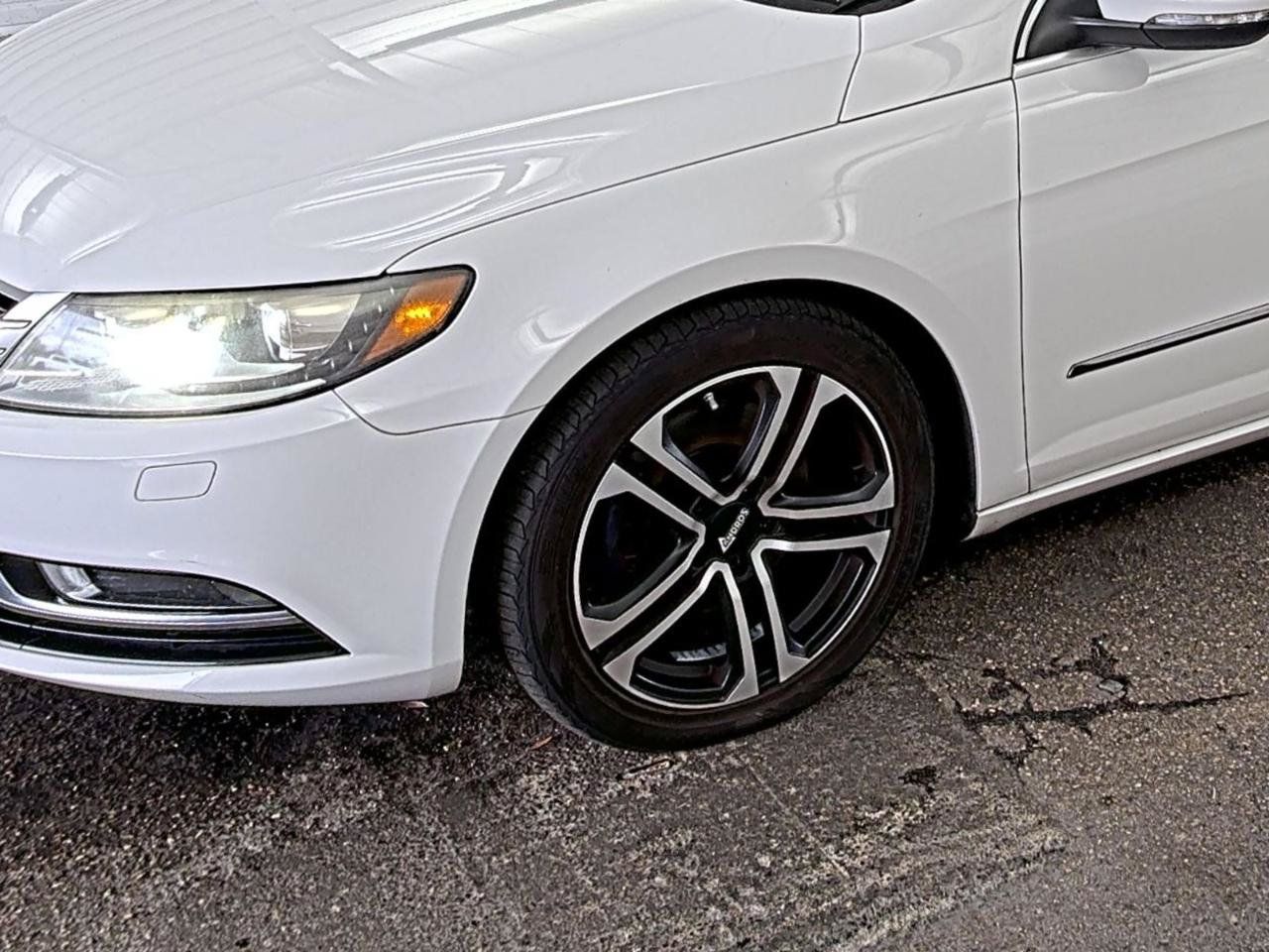 Used 2013 Volkswagen CC Sport FWD image 15