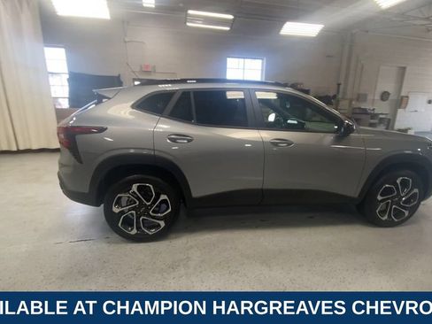 Certified 2024 Chevrolet Trax RS w/ Driver Confidence Package FWD image 11
