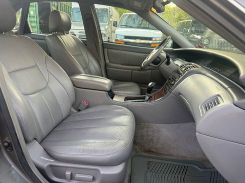 Used 2004 Toyota Avalon XLS FWD image 9