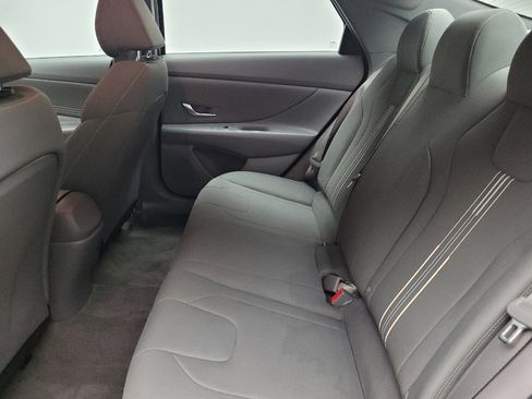 Used 2023 Hyundai Elantra SEL w/ Convenience Package FWD image 18