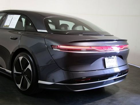Used 2024 Lucid Air Touring image 11