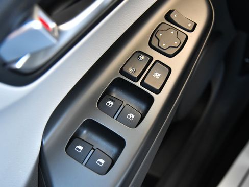 Used 2023 Hyundai Kona SE image 31