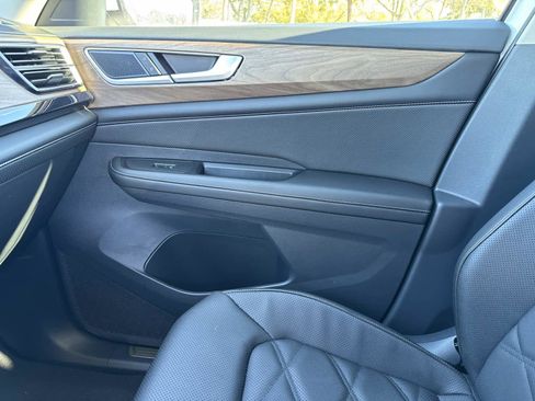 New 2026 Volkswagen Atlas SE image 24