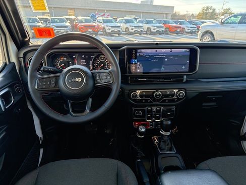 Certified 2024 Jeep Wrangler Unlimited Rubicon w/ Technology Group image 24