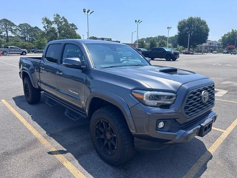 Used 2020 Toyota Tacoma TRD Sport AWD/4WD image 5